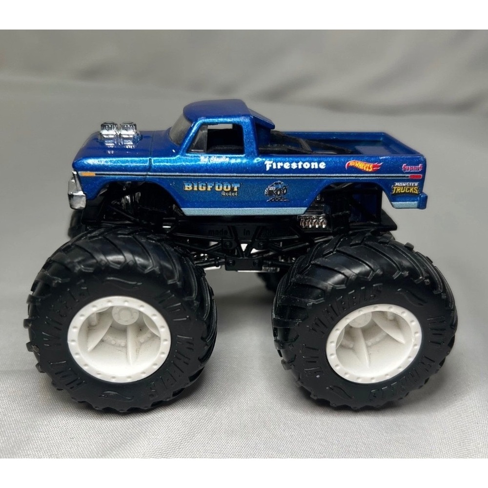 Hot Wheels Monster Trucks Bigfoot 4x4x4 Blue Firestone Diecast 1:64 Scale